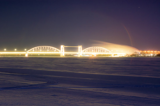 Краснофлотский мост ночью с подсветкой