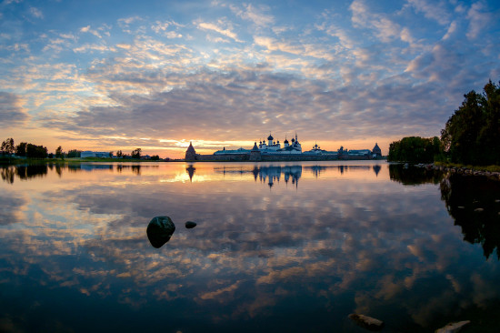 Соловецкий монастырь со стороны Святого озера