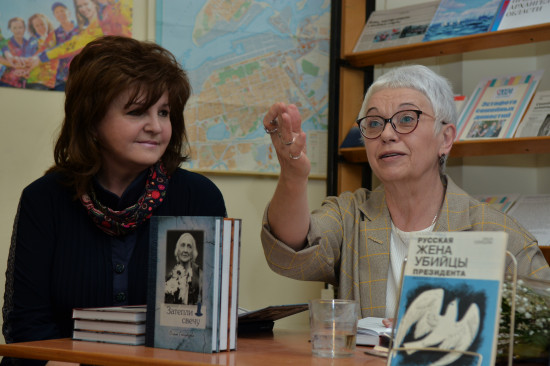 Ольга Голубцова в библиотеке «Открытие» в Северодвинске